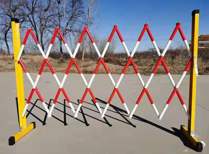 1.2*2.5 玻璃钢伸缩围栏管式带轮