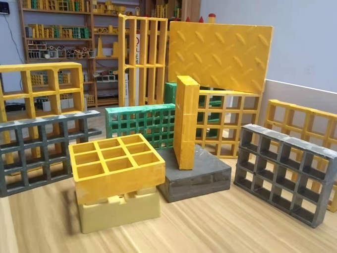 玻璃钢格栅整版切割的时候需要注意什么